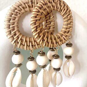 4 1/8"L Beachy Rattan Natural Cowrie Seashell Beaded Tassels Dangle Earrings New